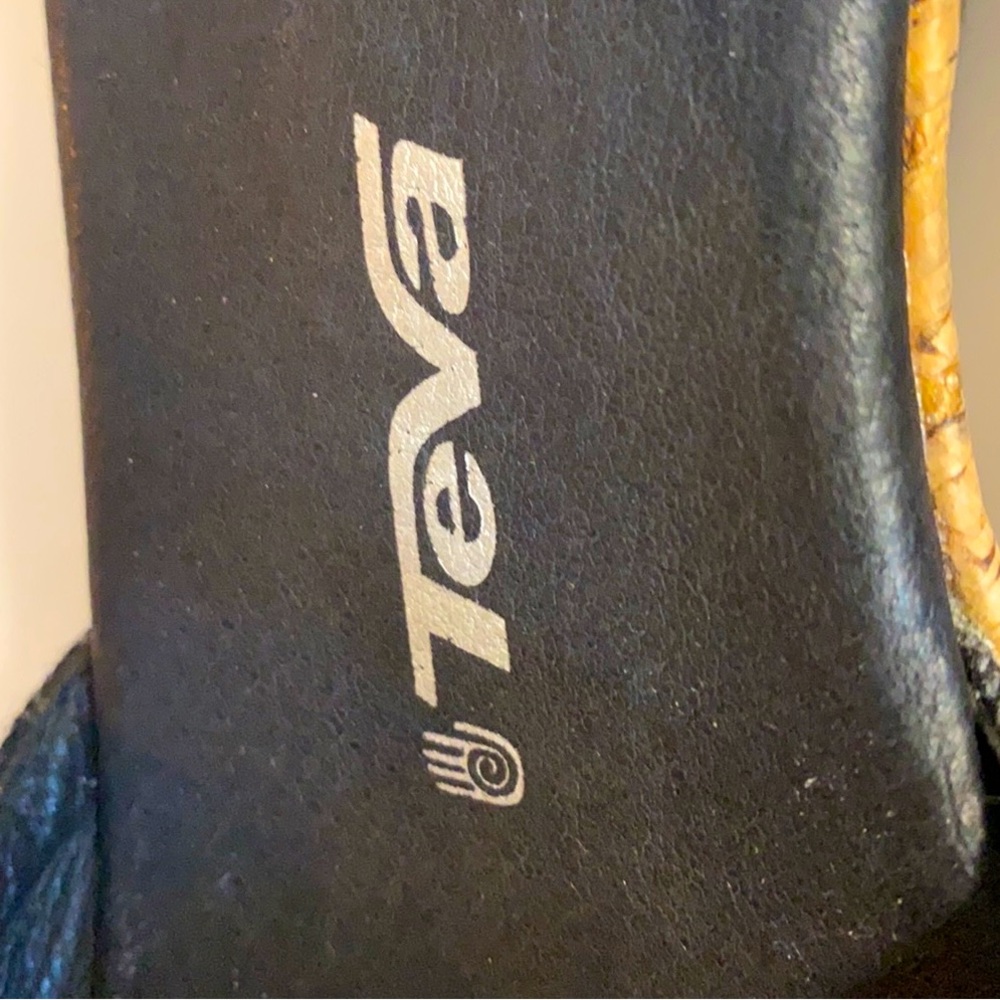 Teva-The Riviera wedge heel Mary Janes in Black.In excellent condition.Size 8 - Picture 4 of 7